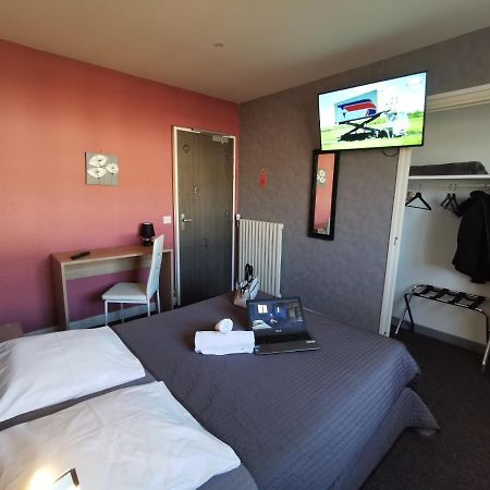 La Vieille Ferme Hotell Les Ancizes-Comps Exteriör bild