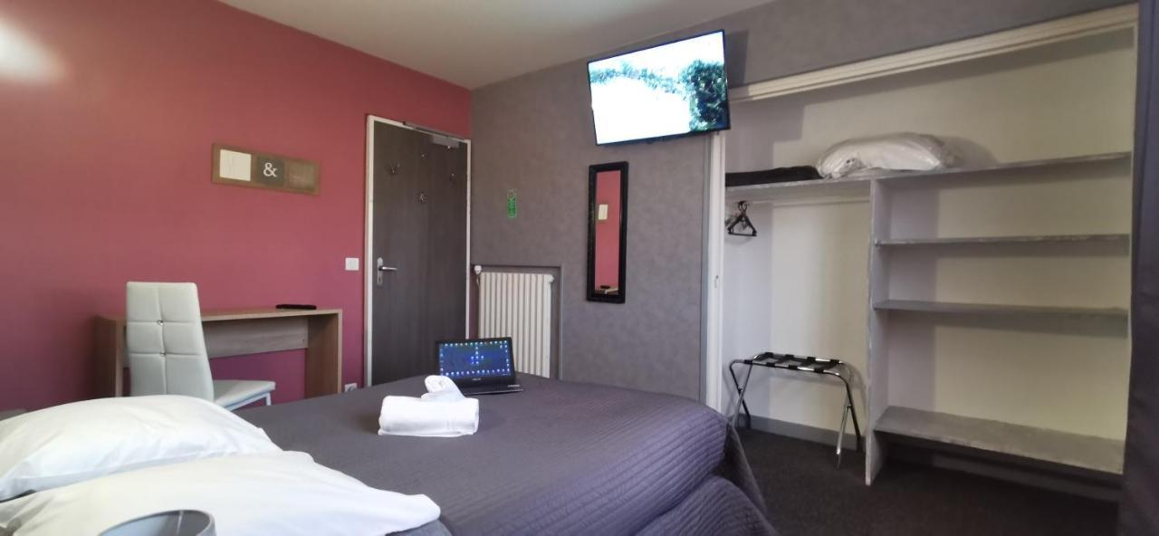La Vieille Ferme Hotell Les Ancizes-Comps Exteriör bild