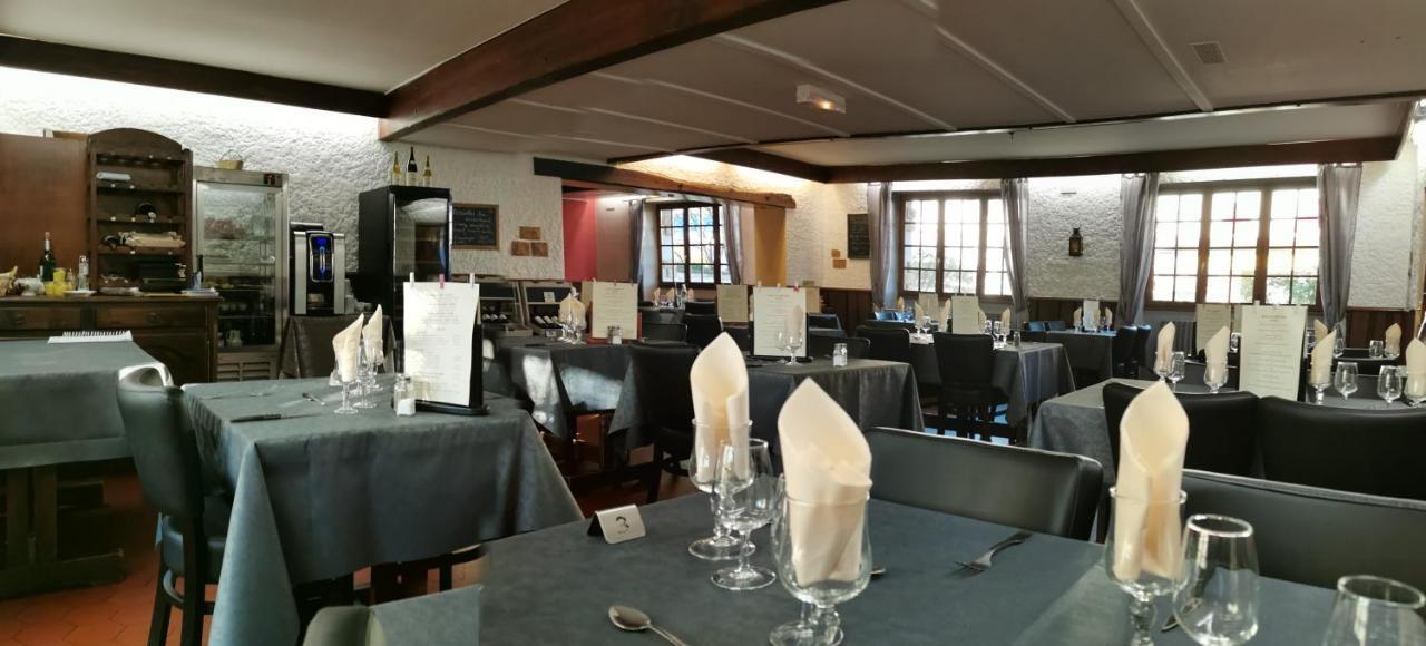 La Vieille Ferme Hotell Les Ancizes-Comps Exteriör bild
