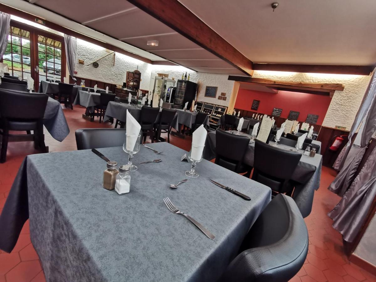 La Vieille Ferme Hotell Les Ancizes-Comps Exteriör bild