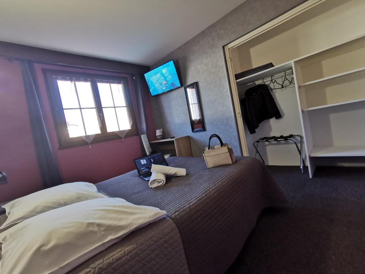La Vieille Ferme Hotell Les Ancizes-Comps Exteriör bild
